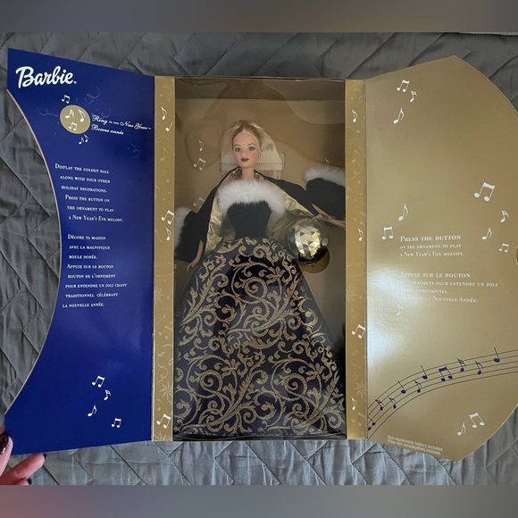 Vintage New Years Eve Barbie - Picture 2 of 2